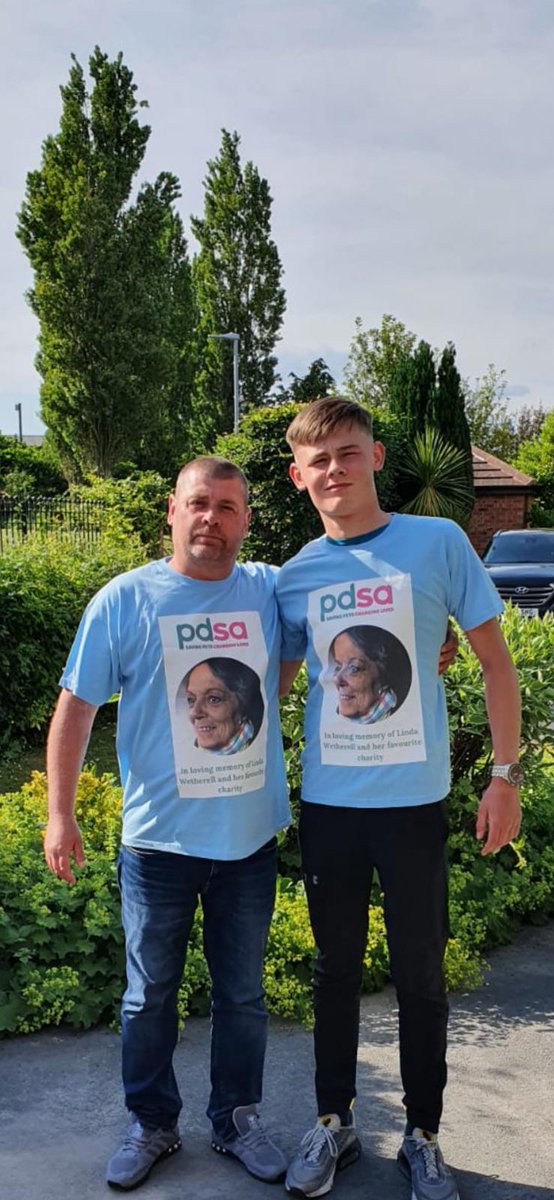 PotterWalk's tweet image. Meet David and Luis 👋
They will be joining me on July 23rd, for a 26.2 mile marathon walk for the @PDSA, in memory of our dear friend, Linda Wetherell, who sadly passed in February 2021. Click below to donate;
justgiving.com/fundraising/li…
#charity #dogood