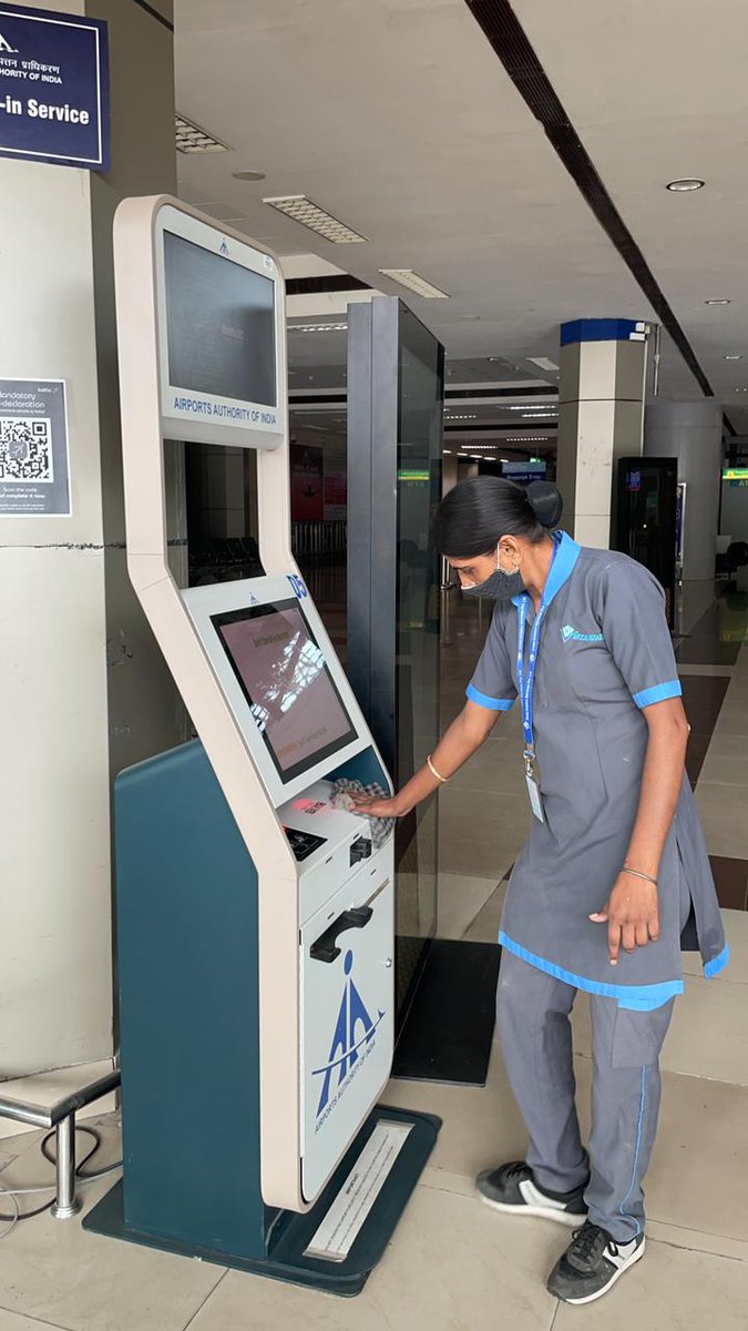 aaiasrairport's tweet photo. SGRDJI Amritsar Airport ensures a safe and comfortable journey for its passengers following all standard safety COVID-19 protocols. #Sanitization #SocialDistancing #ProperMask #FlySafe #FlyHigh
@MoCA_GoI @AAI_Official @aaiRedNR https://t.co/KA7nmElbf0