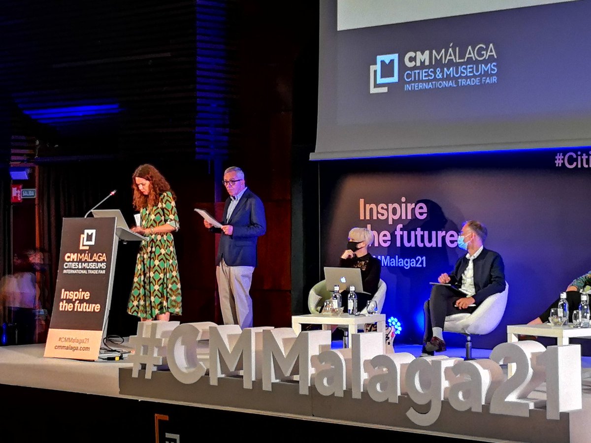 Mª José Valverde apunta en #CMMálaga21 que los proyectos educativos del MPM, que incluyen la web #MásMuseoPicasso, el programa de accesibilidad o el programa para la comunidad escolar, cuentan con el apoyo de @FundlaCaixa