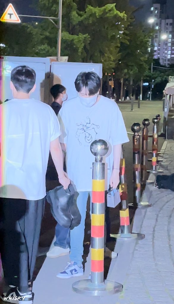 whisky904's tweet photo. 210621 //  볼륨을 높여요 퇴근 
@yugyeom ㅠㅠ 왕자님!!!!

#유겸   #YUGYEOM  #yugyeom  #갓세븐   #GOT7  #네잘못이야 #AllYourFault
#YUGYEOM_PointOfViewU https://t.co/0kfYIWyJtv