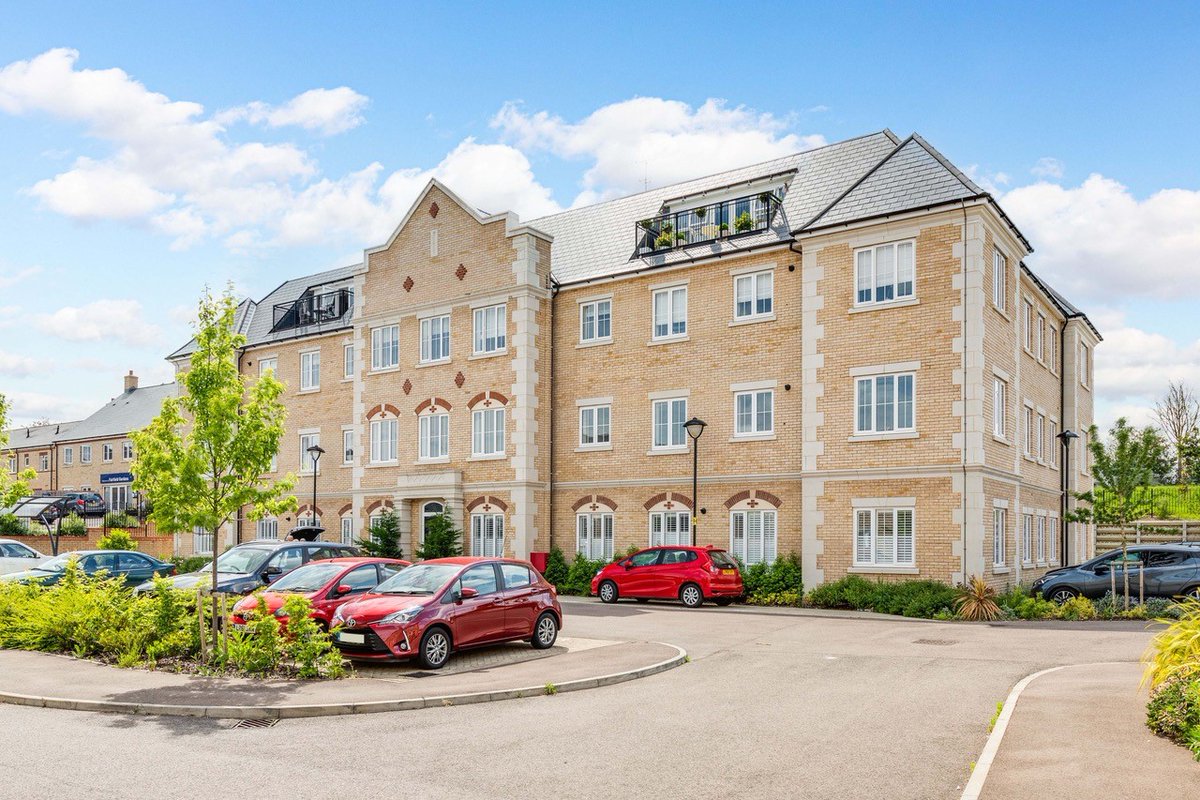 FirstStepTeam1's tweet image. 🏘️Fairfield Gardens Nr Stotfold: 2 Bed Luxury Apartments for over 55&apos;s*
 ⭐Three Apartments available starting at: £275,000⠀
flooring/integrated BOSCHE appliances.⠀
*Over 55’s Terms apply
View - bit.ly/35xVu45 ⠀
#Apartments⠀
#retirementapartments⠀
#Rightmove