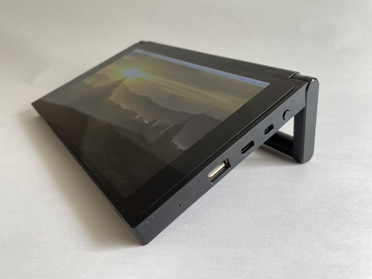 penk's tweet image. Verified injection parts for the soon-to-be-shipped CutiePi tablet (cutiepi.io), also completed the battery standby time test in 8 hours 50 minutes from a single charge ☺️

#raspberrypi #computemodule4 #opensourcehardware