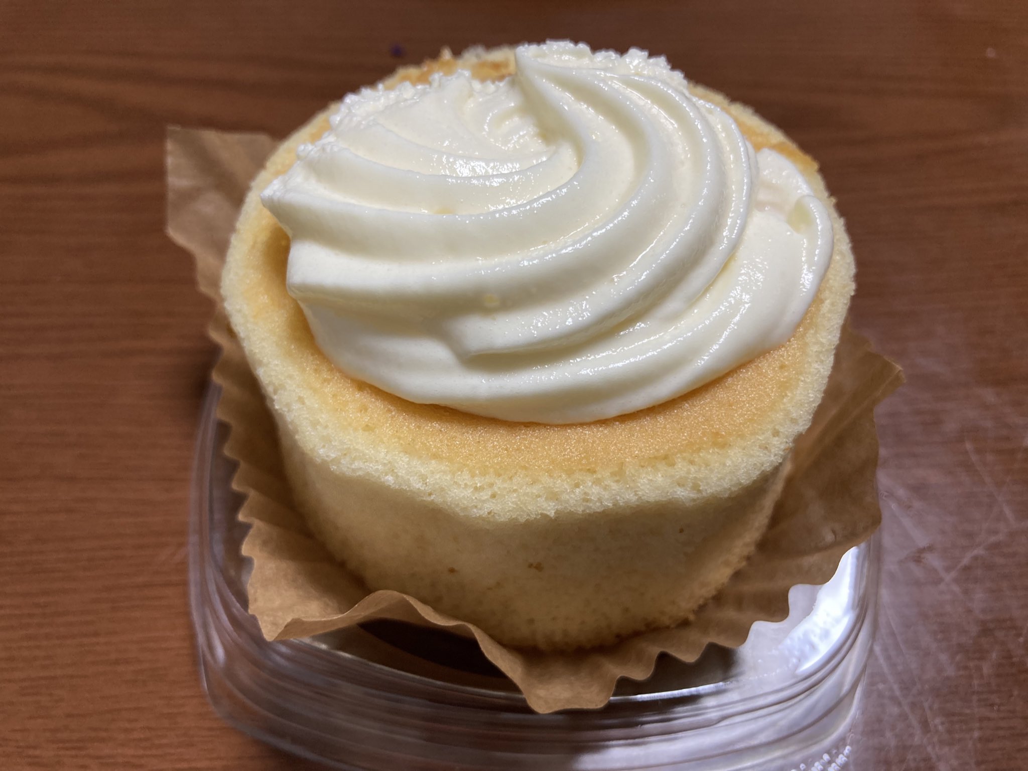 バースデーケーキには程遠いですがコンビニスイーツでお祝い Twitter Search Twitter