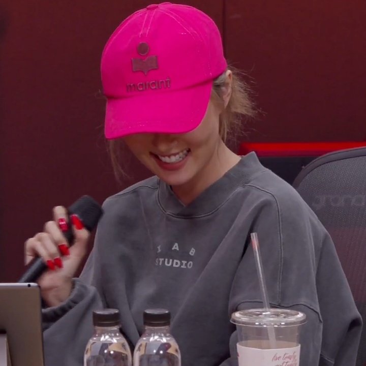 byulshyejin's tweet photo. i have strong feelings for these soft tiny hyejin

마마무 화사 #Hwasa #화사 https://t.co/2qqKJp0D9p