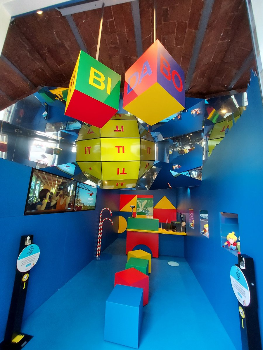 Bcn_SSTG's tweet photo. 🎡El @parctibidaboinaugura a #SSTG la Tibidabo Store. Ubicada al passeig de Sant Gervasi, 36, ofereix informació i venda d’entrades i records del Parc d’atraccions Tibidabo🎢
El seu disseny interior s’ha fet a imatge de l'atracció del Mira Miralls.
👉https://t.co/IRPkPjIgh6 https://t.co/TufHRhE4Jj