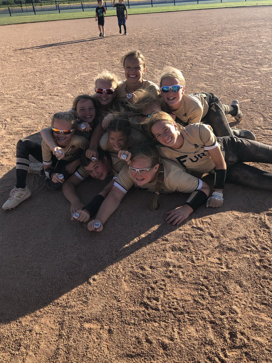 MillardFury2009's tweet photo. 2021 USSSA Odd Age 11U State Champs!!  Back to Back state champs for this group of girls. 6-0 on the weekend. Way to come out swinging from first pitch and fighting to win until the last out. https://t.co/0ICIuHn6Ti