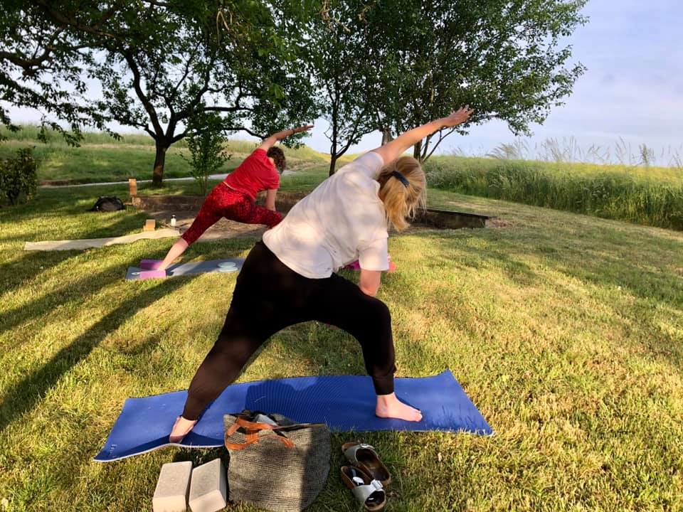 Endlich wieder Yoga-Auszeit! Ein entspanntes Yoga-Wochenende in der Eifel - wohltuende Tage im Kloster Steinfeld.

>>> meineyogareise.de/yogareisen/1-d…

#Entspannung #YogaRetreat #YogaLiebe #YogaReisen #YogaUrlaub #YogaFerien #YogaZeit #Yoga #Urlaub #Entschleunigung #YogaundWandern