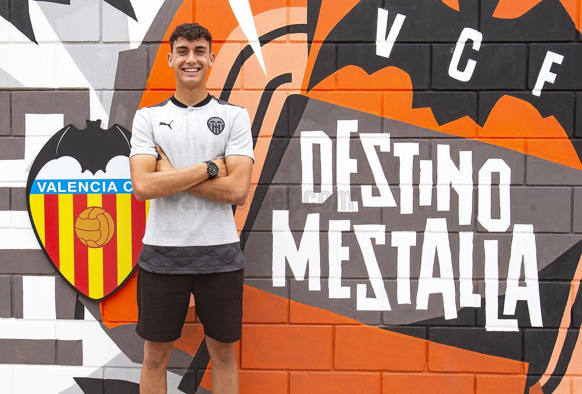 Academia_VCF's tweet photo. 🔛 A las 19h arranca @DestinoMestalla en #VCFMedia

- Renovación @RuboIranzo4 
- Entrevista @Angulo2Miguel, nuevo entrenador del #VCFMestalla 
- @VCF_Femenino B, campeonas #CopaValenta

Síguelo a través de ⤵️
📲 https://t.co/Vk8UlbHCXH
💻 https://t.co/RdVqyAk8sG
📻 92.6 FM (VLC) https://t.co/CG7YhMguv2