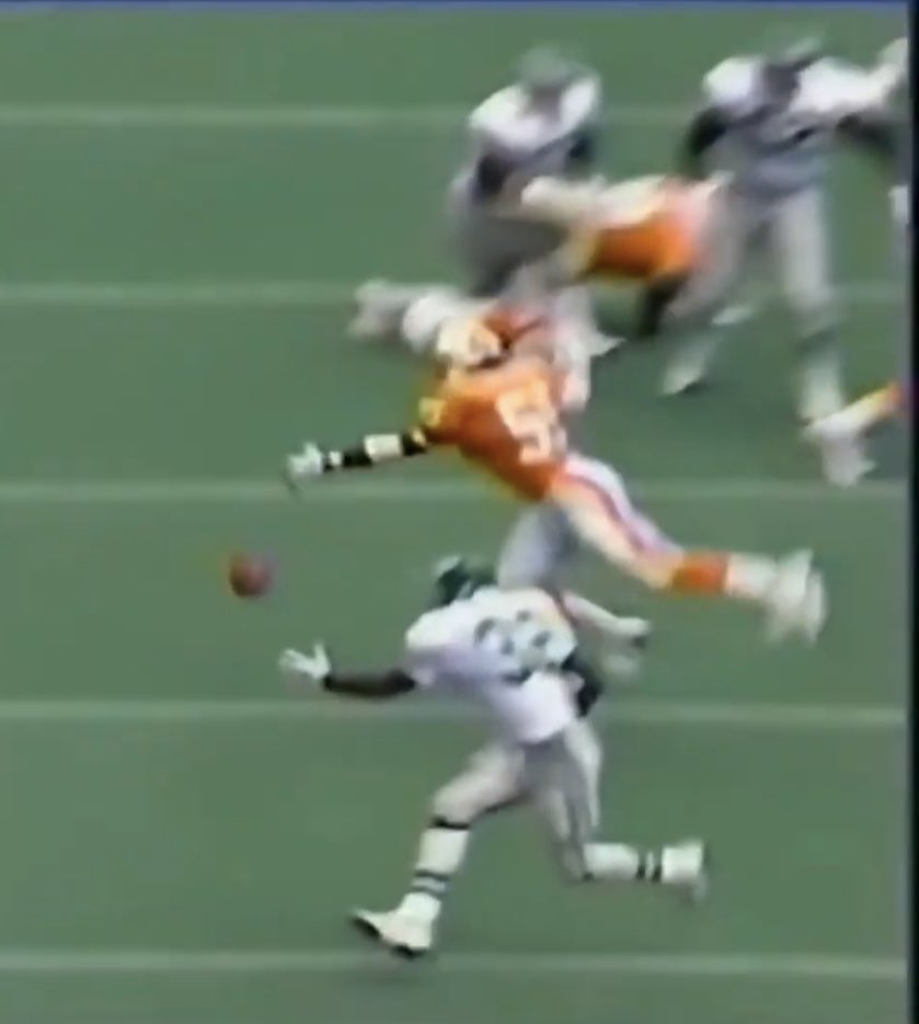 PatriotKenrodNJ's tweet image. 🏀 Replay of BEN SIMMONS under the basket last night 🤦‍♂️ @sixers @BobCooney76  #forwhoforwhat #stinks @howardeskin