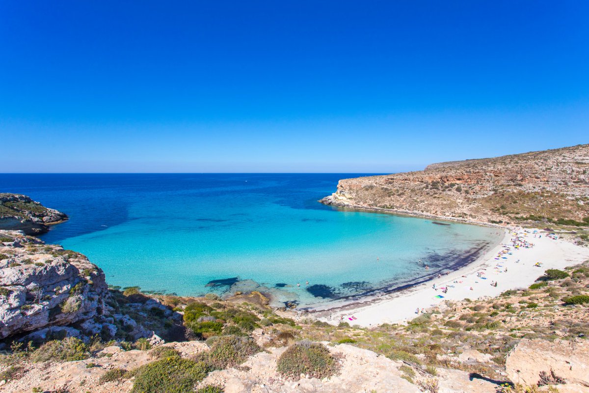 alibabuy's tweet photo. 😍 Voici les 10 plus belles #plages d'Europe en 2021 selon les internautes 👉 https://t.co/byG88NKgIH https://t.co/Ccew7beFvA