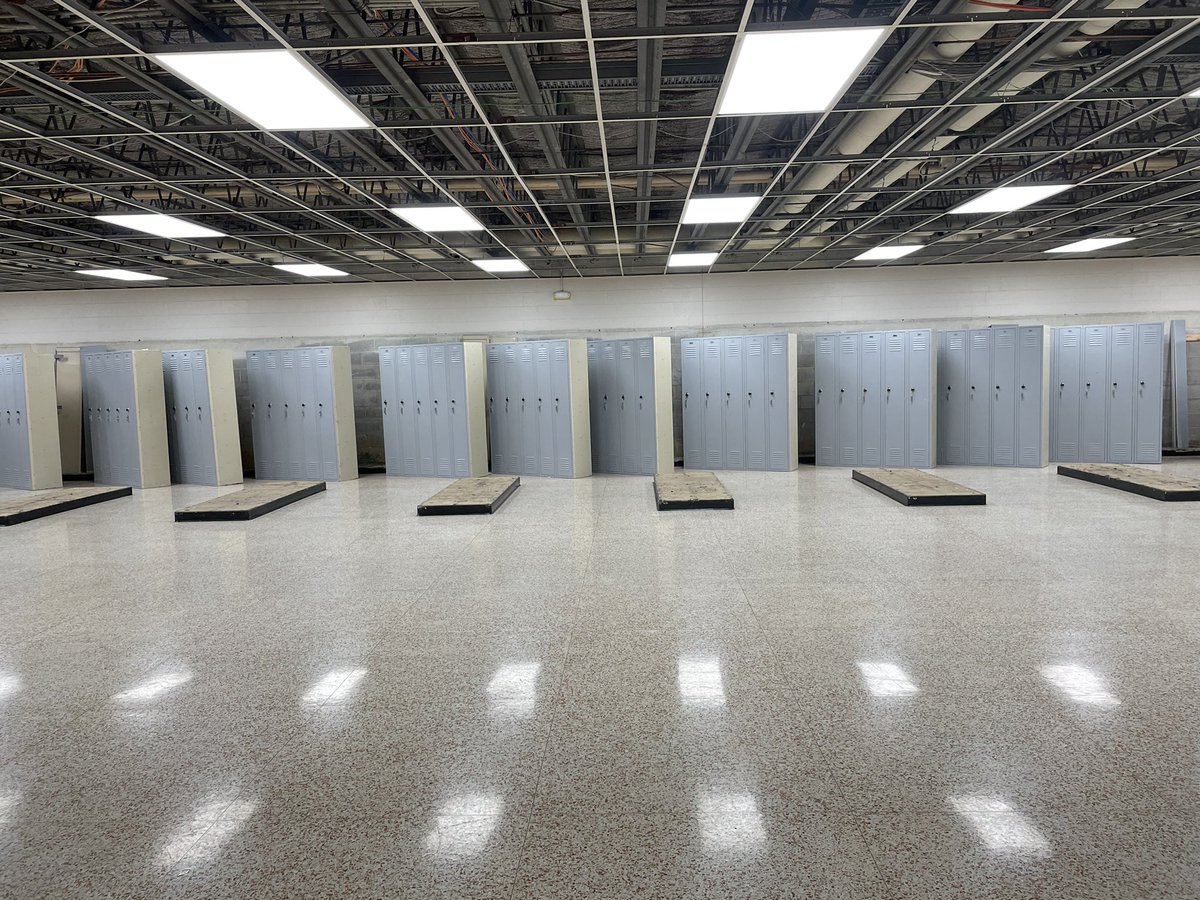 MrsChinSMS's tweet photo. Big things happening here!!!! @mentorhigh https://t.co/V48Y0i3HJb