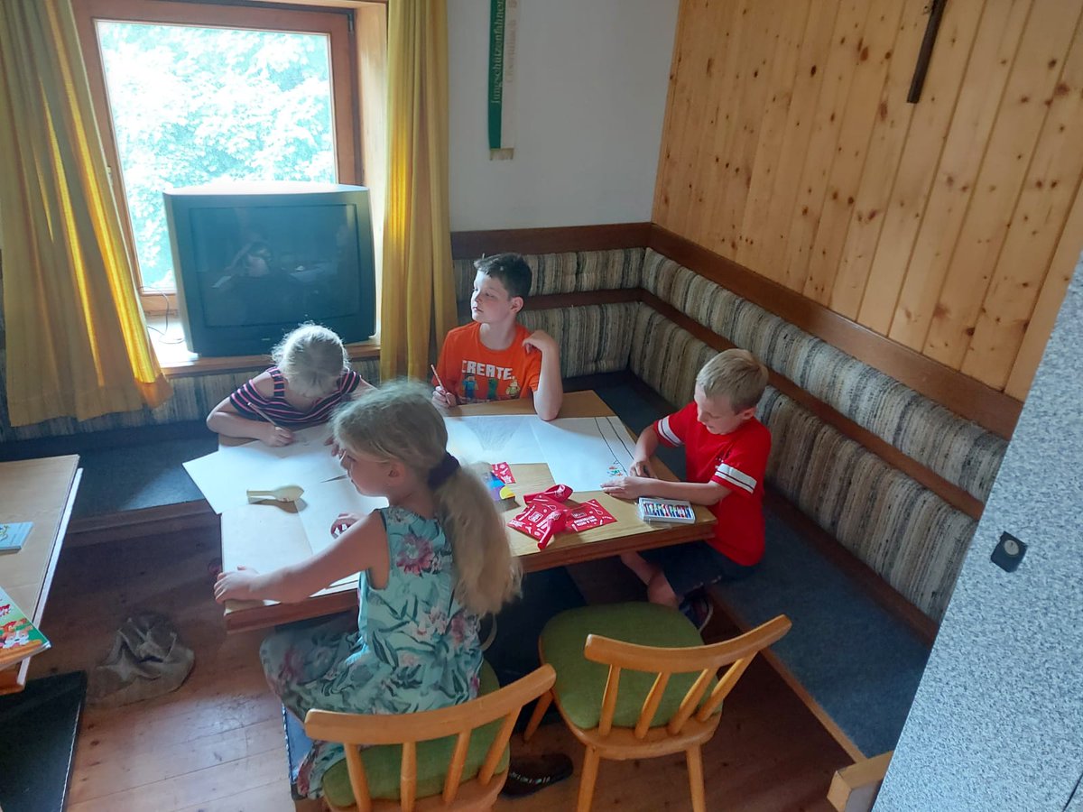 ArgeIatz's tweet photo. Mal &amp; Ideen Wettbewerb

▶ https://t.co/no4tJ6vme7

#iatz #jetzt #sen #adesso #now #selbstbestimmung #tirol #jugend #malen #wettbewerb https://t.co/pNGM1ag5Fa