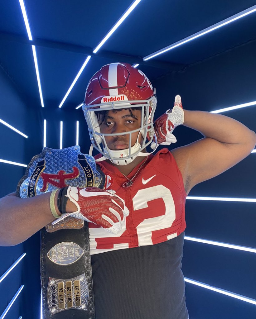 RTRnews's tweet photo. 5-Star DL James Smith
#CarverHS #ClassOf2023 #RollTide @BigKong57 https://t.co/ctJluek7zP