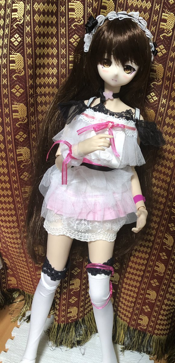 hazumixhinata's tweet photo. アルストロメリア衣装縫い終わった〜(日曜に) #元にした作品とそのオマージュを貼る
 #ノードール・ノーライフ #今夜のドール撮影120分一本勝負 #うちのこに癒され24時間
#smartdollcortex
 #大崎甜花「これで #シャニマスドール部 をちゃんと名乗れる、ね」
#大崎甘奈「いつかみんなと合わせたいね☆ https://t.co/5NB81evkQG