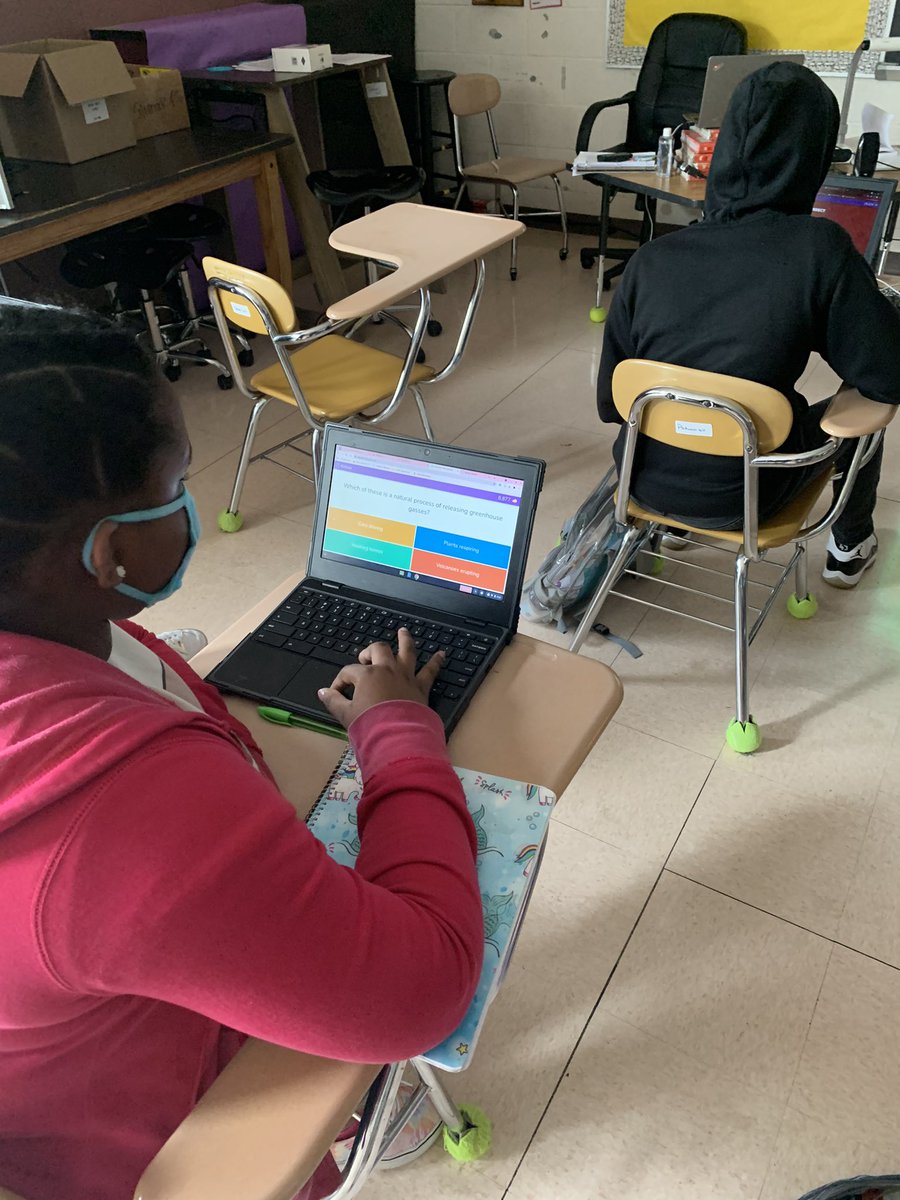 MazettaD's tweet image. Nothing like a fun Blooket game! Kiddos demonstrating their knowledge of the atmosphere. Love seeing the competitive spirit this Monday morning! @CumberlandCoSch #CCSRISE2021