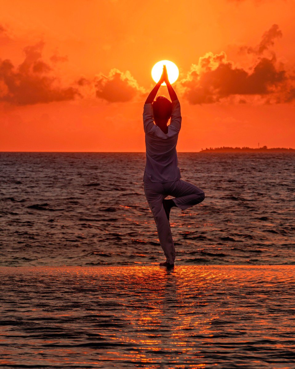 It’s #InternationalYogaDay and at Fushifaru, we adore sunset yoga sessions with our Yogi, Yen 🌅 

Have you experienced sunset yoga before? 🧘‍♀️🤍

📷 <a href="/leefphotos/">leefphotos</a> 

.
.
.
#Fushifaru #Fushifarumaldives
#FeelingFantastic #createyourownstory
#ilovefushifaru