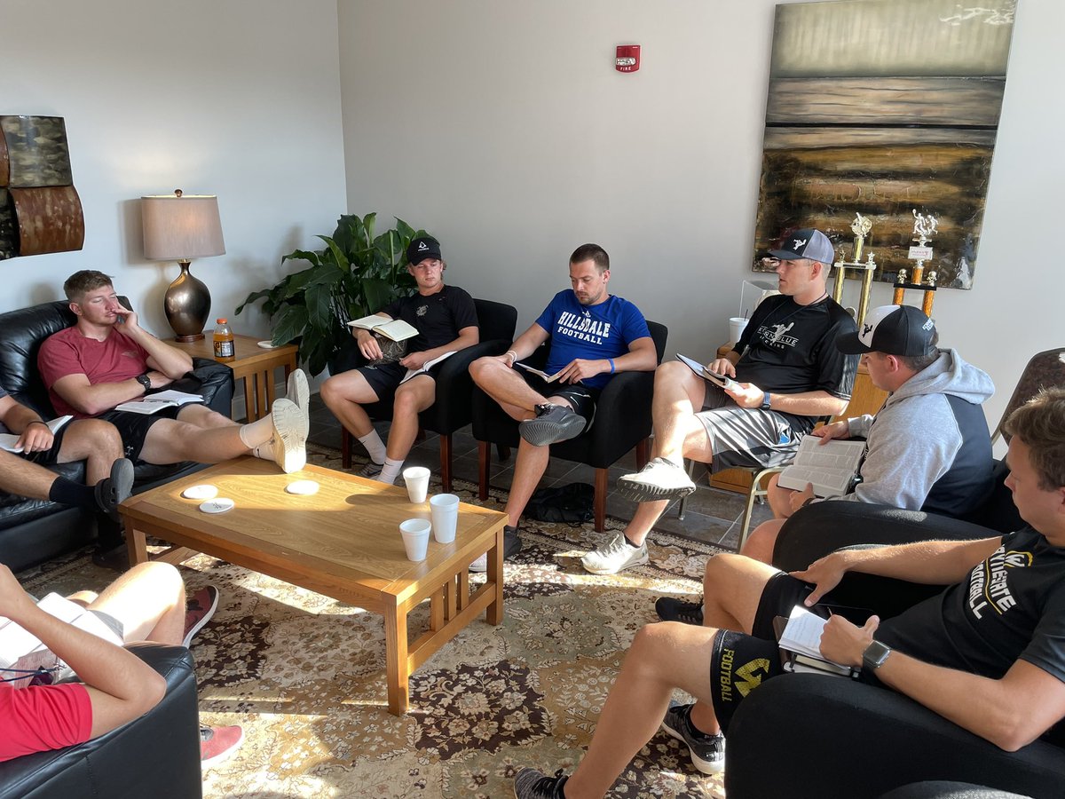 KornblueKicking's tweet photo. Our annual college camp is not our largest, but there is no other camp like it! I hope every specialist we know can experience this camp at least once. Guys always improve tremendously, eat well, have a ton of fun &amp; most importantly, get challenged &amp; encouraged in their faith.🙏🏽 https://t.co/ak6KjdFUwo
