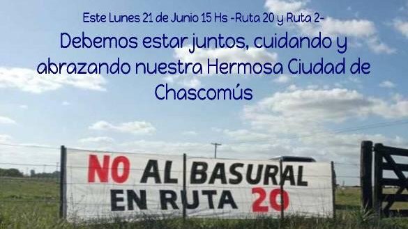 NoAlBasuralR20's tweet photo. #NOALBASUARAL Hoy 21/6 los vecinos de #Chascomús protestamos en la #Ruta2 cruce Ruta 20 a las 15hs. Exigimos que el intendente @javier_chgaston no haga un basural en un terreno donado para beneficencia. Traé tu bandera y defendamos nuestros derechos ambientales  #SIALHUMEDAL https://t.co/f2Iq6X3an7