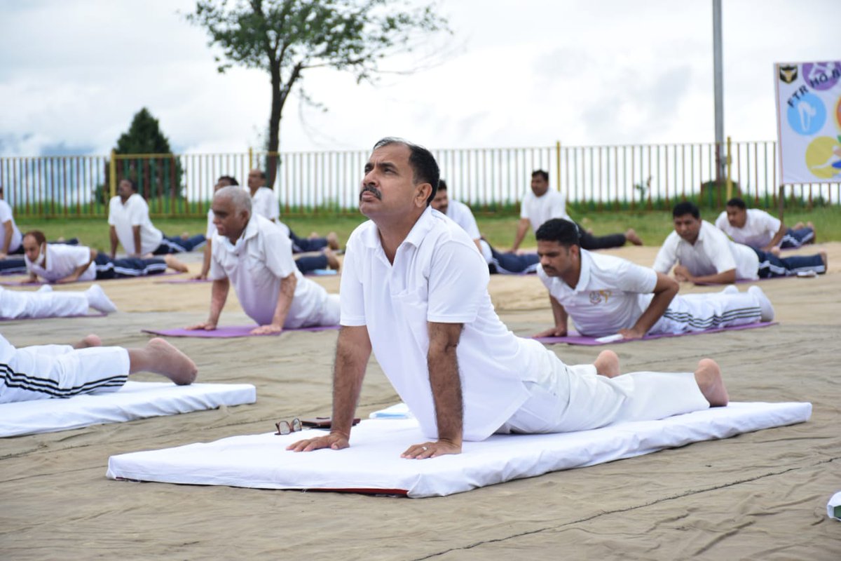BSF_Meghalaya's tweet photo. Celebrating the spirit of happy and healthy life, on #InternationalYogaDay ,@BSF_Meghalaya organized #yoga camps for troops and their families in all its campuses and BOPs in #Meghalaya.
#YogaForWellness
#YogaWithBordermen https://t.co/eic0nyoo2U