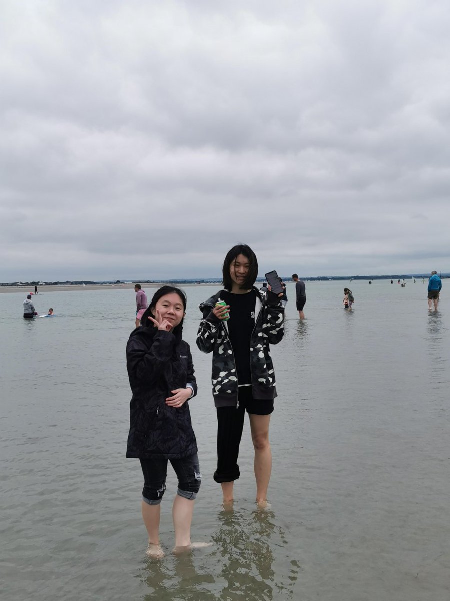 priors_field's tweet image. To kick off the @BSAboarding #NationalboardingWeek our @PFBoarding made the most of the British summer and hit the beach #iloveboarding #PFtheplacetoachieve