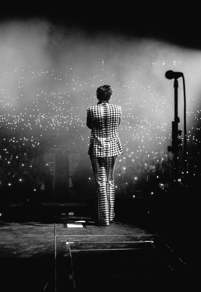 bfearlesslights's tweet image. "Cause you're a sky, you're a sky full of stars 
you're such a heavenly view."