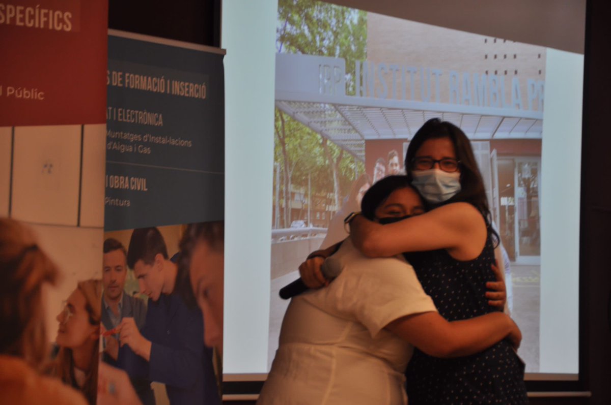 Els de 4rt #ife s’han graduat. Mil històries viscudes, cors ben plens. L’equip de profes sempre us recordarà🤣