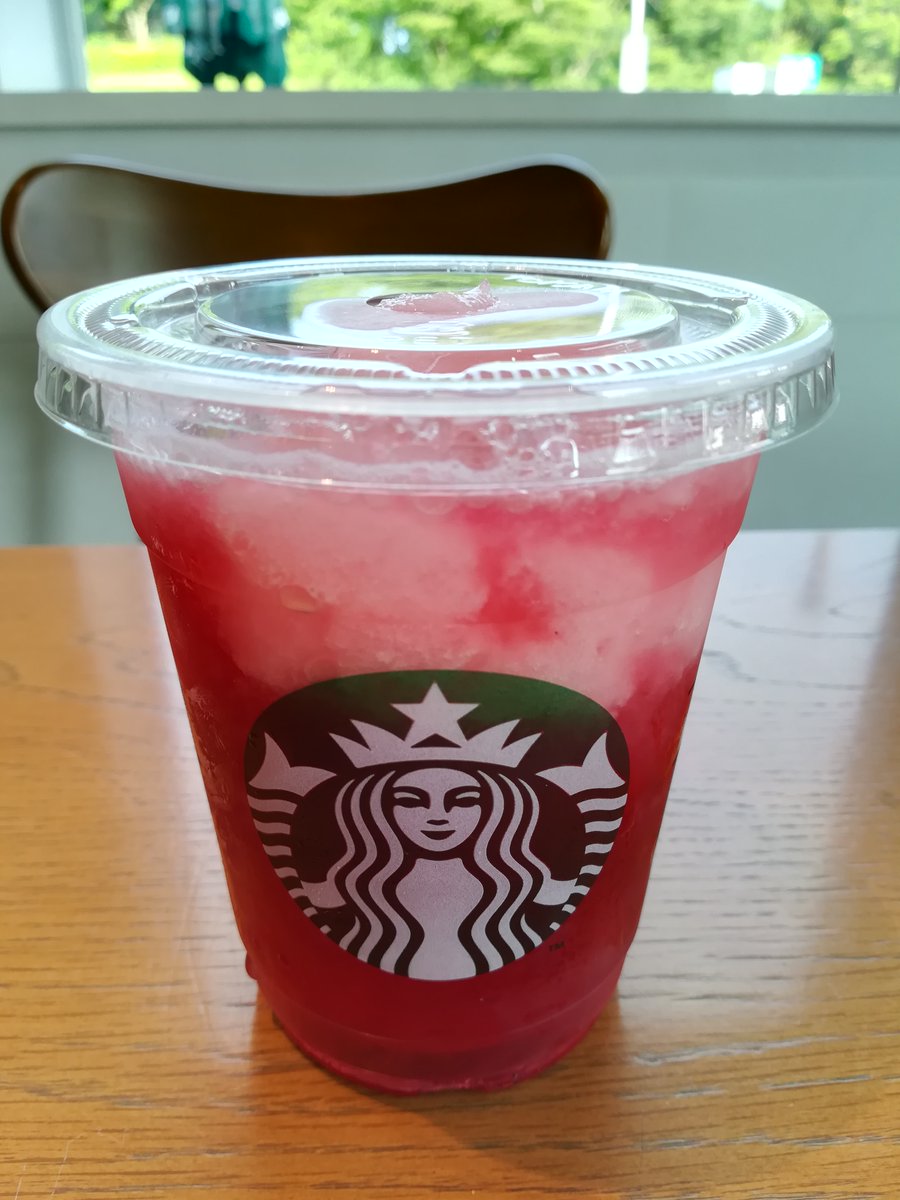 Uzivatel サトウスズキ Na Twitteru アキネコ飯 スターバックス ピンクフローズンレモネード パッションティーを飲んできた 甘酸っぱくて 口当たりが冷たくて のどごしが爽やかで 今の季節にぴったりの味だった 見た目も鮮やかで好き