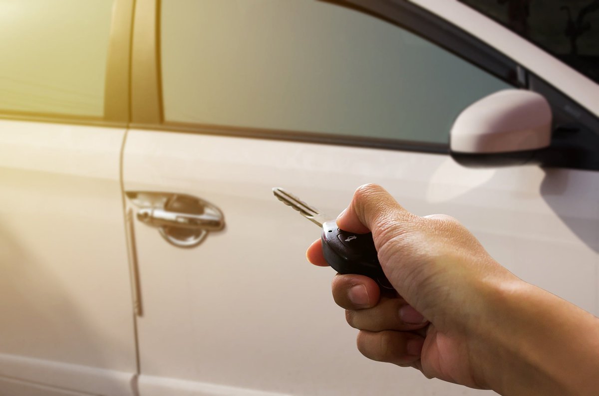 COVERchat's tweet photo. Becoming a victim of remote jamming is a real threat. And imagine once you go through such an ordeal, that the contents stolen from your car are not covered by your insurance policy because there were no signs of forced entry.
Read more: https://t.co/cszYGR6M7F
#InsuranceSA https://t.co/WbKhfShySQ
