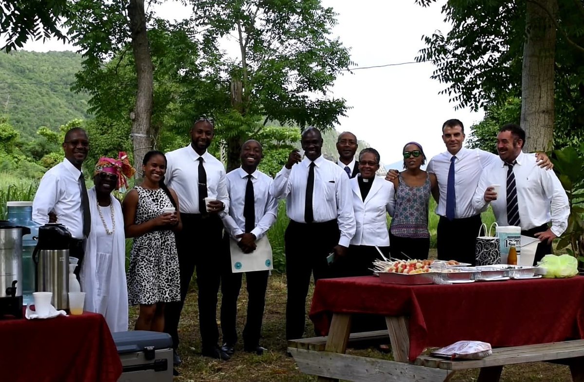 dglbec's tweet photo. Members and family of St Ursula's Lodge No 8952 EC (#Tortola BVI) enjoying fellowship after Fathers' Day Service conducted at Brewer's Bay by Reverend Esther Georges.
#Freemasonry
#Masons
#FathersDay2021
#DGLBEC https://t.co/hfvZQvCDRX