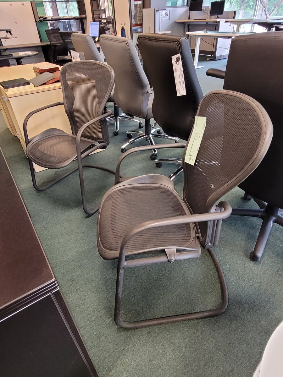 TOPSTEXAS's tweet image. Do you own a Herman Miller Aeron office chair? Find a matching pair of #aeron arm chairs @TOPSTEXAS and complete your collection! #officefurniture #officefurnituretrends #AustinTx #atx #atxofficechairs