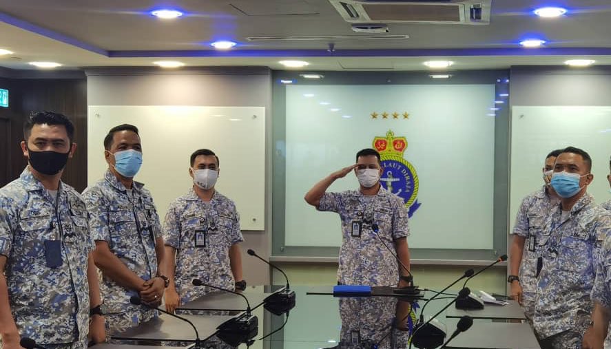 tldm_rasmi's tweet photo. Amanat terakhir.
Sesi perjumpaan Pegawai Waran TLDM, PW I @PWTL_MuhdEizad bersama warga bintara dari semua markas dan juga yang berada di luar negara telah diadakan secara sidang video. Ini merupakan perjumpaan terakhir beliau sebelum menamatkan perkhidmatan.
#NavyUpdate https://t.co/WTdybaZXRH