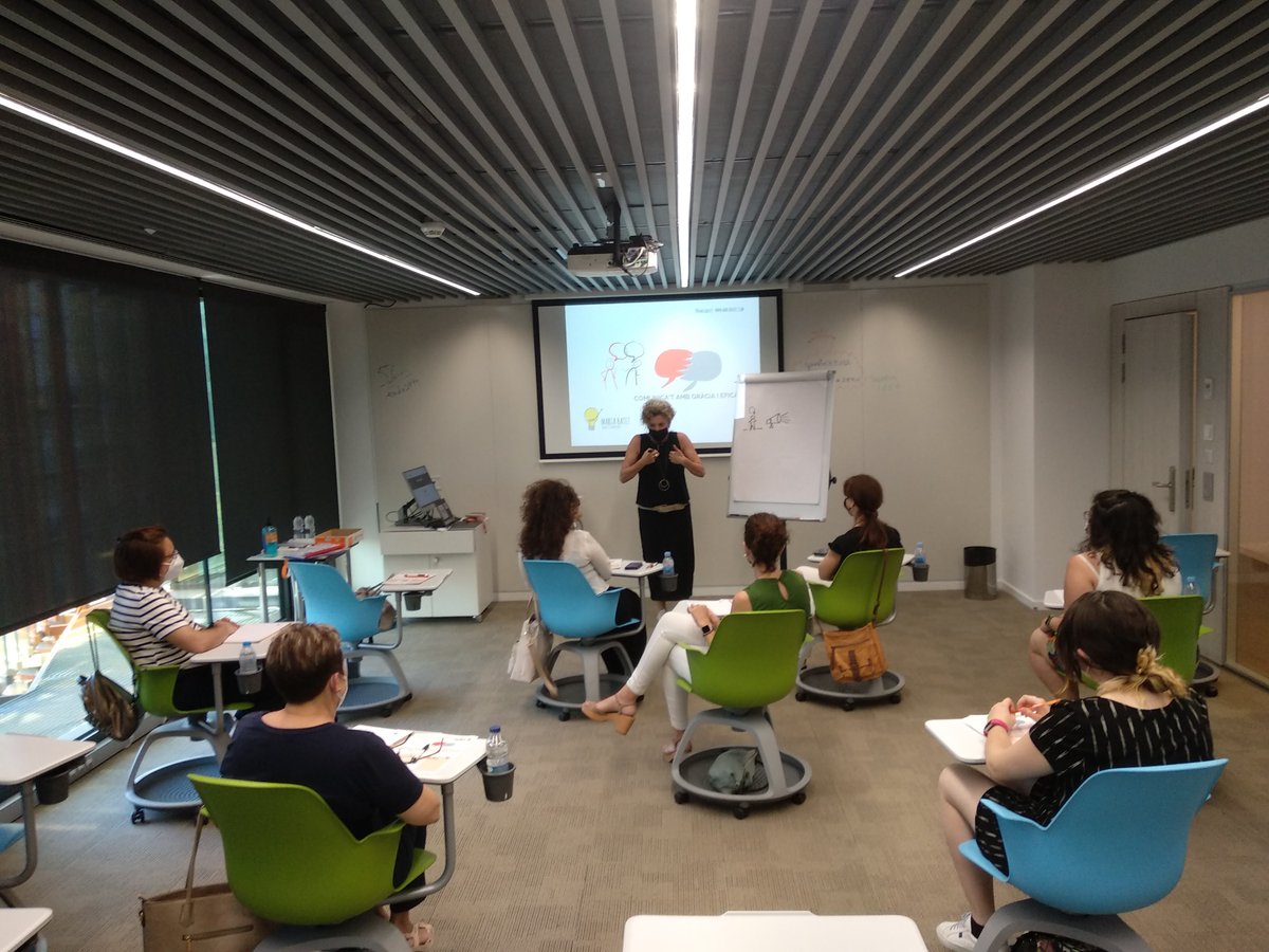 campus_feate's tweet photo. Formació a mida en marxa per al grup de directors/es de @Feate2 i #csscc.
Tres dilluns amb @mariabatetr sota el títol "Comunica't amb gràcia i eficàcia" a les instal·lacions de @EADABusiness.
Algú dubte de la importància de la comunicació a les nostres entitats ?
#somfeate https://t.co/cd63pfjOJP