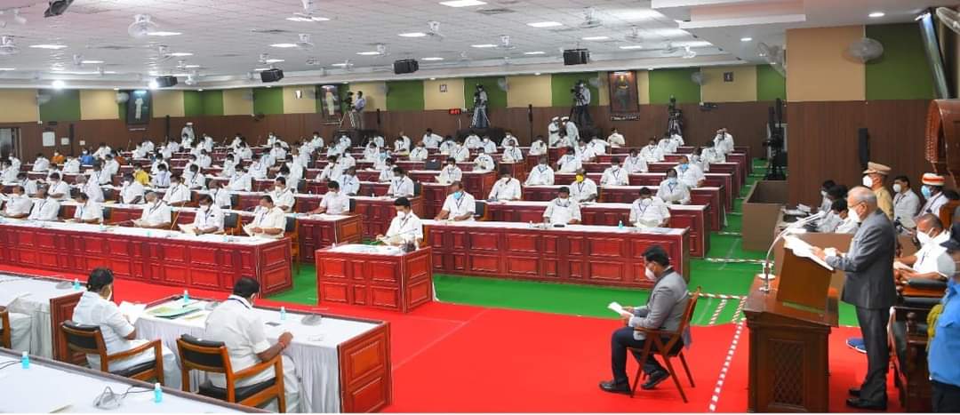 16வது சட்டப்பேரவையின் முதல் கூட்டத்தொடர் ஆளுநர் உரையோடு இன்று தொடங்கியது.இதில் முதல்முறை பங்கேற்றது பெருமை அளிக்கிறது.
#mkstalin4tn 
<a href="/CMOTamilnadu/">CMOTamilNadu</a> <a href="/mkstalin/">M.K.Stalin - தமிழ்நாட்டை தலைகுனிய விடமாட்டேன்</a> <a href="/arivalayam/">DMK</a> <a href="/DMKTiruppur/">Tiruppur DMK</a>