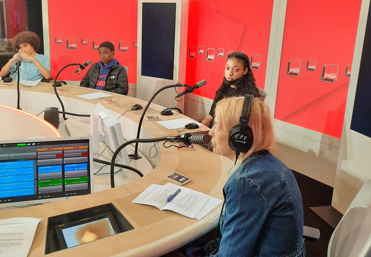 L'innovation <a href="/joinstationf/">STATION F</a>, les influenceurs trop communicants, le mal-etre ado, la quête du bonheur, et un débat sur le feminisme. Tournage 8 <a href="/interclass/">Inter Class</a> #PierreDeGeyter avec des collégiens de Saint Denis qui se livrent sans filtres à #LaureAdler. A écouter cet été <a href="/franceinter/">France Inter</a>