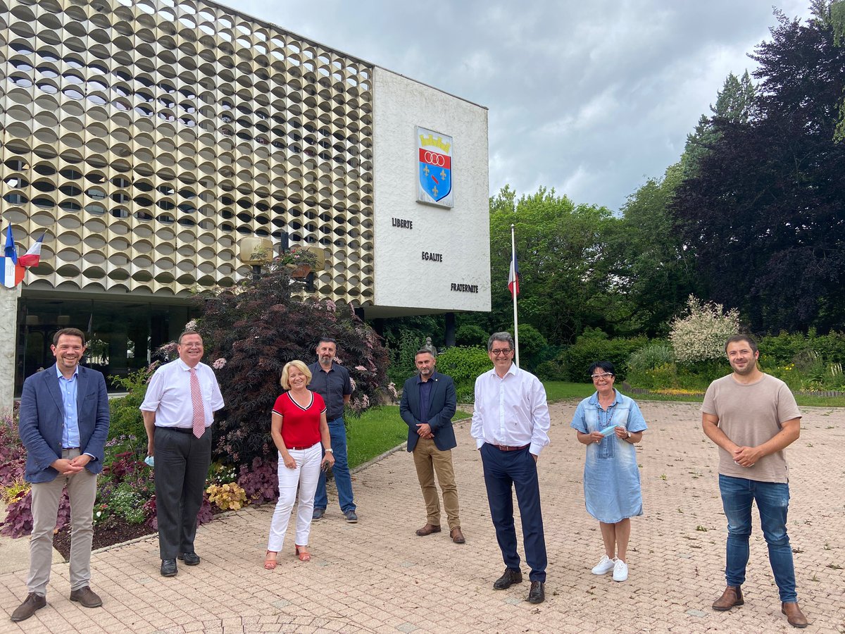 JeanROTTNER's tweet photo. A Bogny/Meuse je rencontre le maire.
🟢La sécurité est une préoccupation première à ses yeux
✅Il accueille très favorablement nos propositions d’accompagnement financier à l’investissement en vidéosurveillance ou équipement de sa police municipale
@avecRottner2021 https://t.co/z1FejqILIy