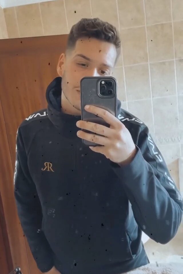 beastandfox's tweet photo. Paulinho veste RR6 💙
#RR6 https://t.co/2xHB2KxxHF