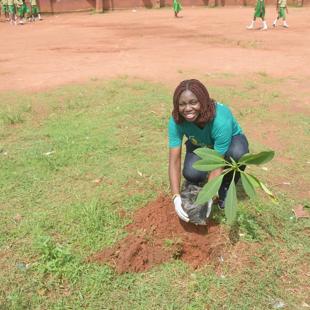 Imilaws1's tweet photo. On the 16th of June 2021, I planted 25 trees to celebrate my 25th birthday and gave out 20 Waste bin to Lagos state model College Meiran to encourage environmental sustainability. All thanks to God and everyone who supported me in achieving this, I appreciate you all. https://t.co/1tMbDTmEf1