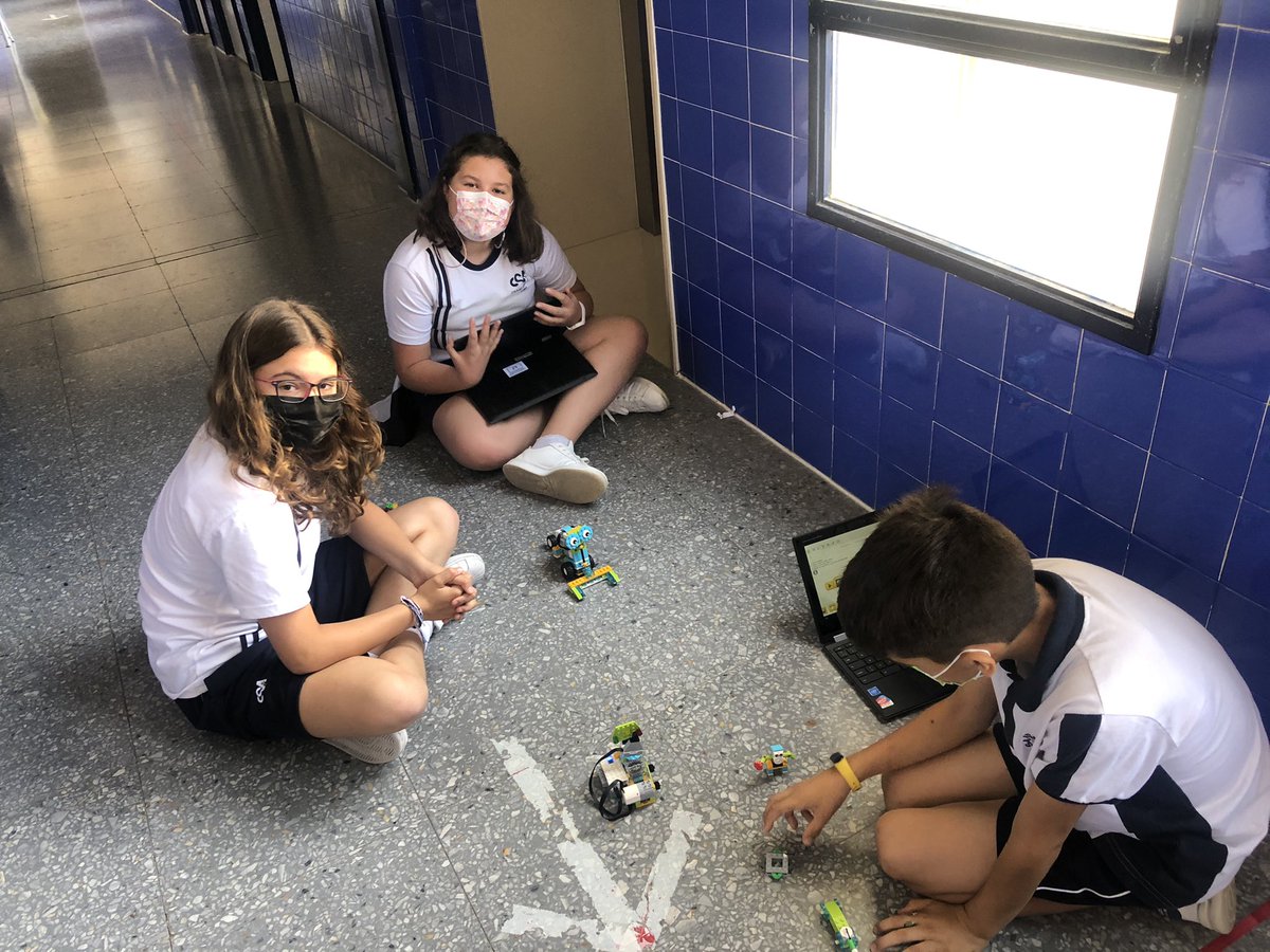 Csamisancer's tweet photo. Cómo hemos disfrutado y cuánto hemos aprendido!!!
ROBÓTICA y TECNOLOGÍA al PODER💪 gracias a toda la comunidad educativa Sta Ana que lo ha hecho posible. KEEP WORKING🔝 https://t.co/th0xHsdKpF