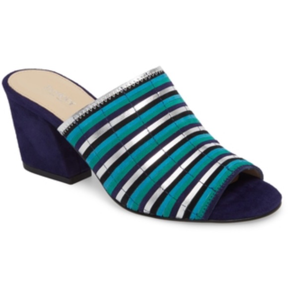 twin_aqua's tweet photo. So good I had to share! Check out all the items I'm loving on @Poshmarkapp #poshmark #fashion #style #shopmycloset #botkier #sonoma #verabradley: https://t.co/2l197GulZx https://t.co/7ebZSR8Nb6