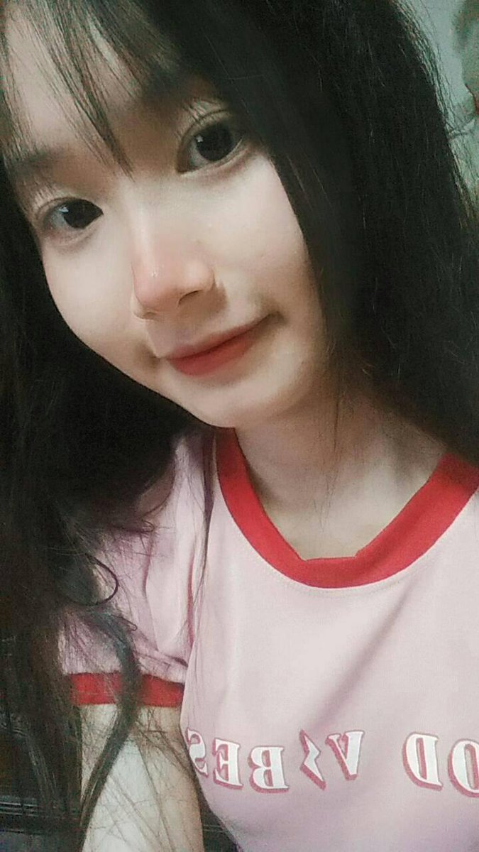 maic24460's tweet photo. Nếu anh là cảnh sát giao thông thì anh sẽ cấm em đi ngoài đường, bởi vì em sẽ khiến cho các chàng trai xao nhãng và gây tai nạn https://t.co/0txlMMkRaF