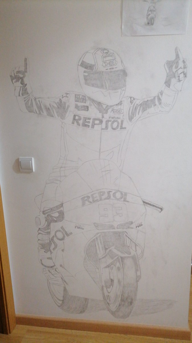 VctorNavarroPa2's tweet photo. @TheGrefg @FanClubMM93 @marcmarquez93 Enséñale esto, porque ayer dijo que está ausente de las RRSS y me hace ilusión que vea lo que hice en la pared por mi mujer. Muchas gracias @marcmarquez93 @TheGrefg https://t.co/E4PfBVbIro