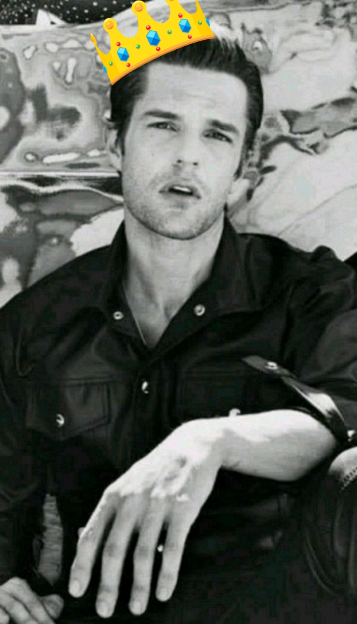 Oficialmente estoy enamorada de un cuarentón   ¡Happy birthday Brandon Flowers! 