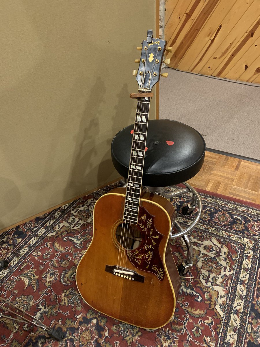 CharlieDeCarlo7's tweet image. Same guitar we used in our song, “Hold Your Ground” - 1974 #Gibson Hummingbird. Feels great to be back in the #studio. New material coming soon! #music #newmusic #studiolife #producer #producerlife #folkmusic #indiemusic