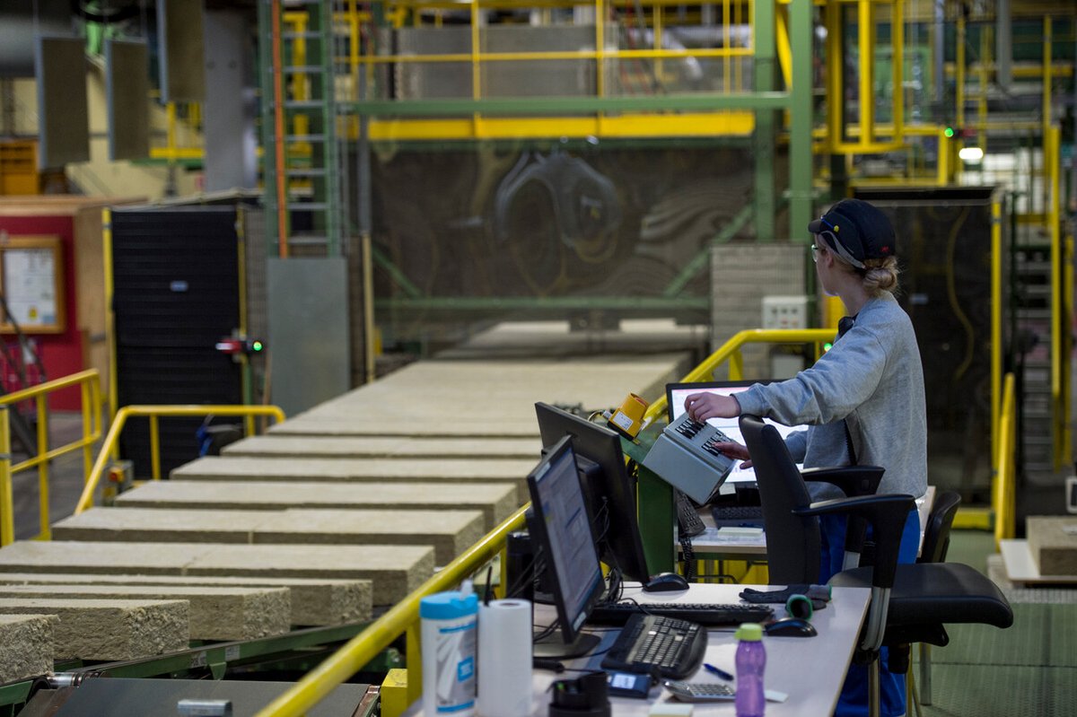 ROCKWOOL to build new production facility in Soissons, France, creating 130 jobs. Using our cutting-edge electric melting technology reduces carbon emissions &amp; increase recycled content in production, creating greater circularity in the construction sector
ow.ly/CyVE50FeXZK