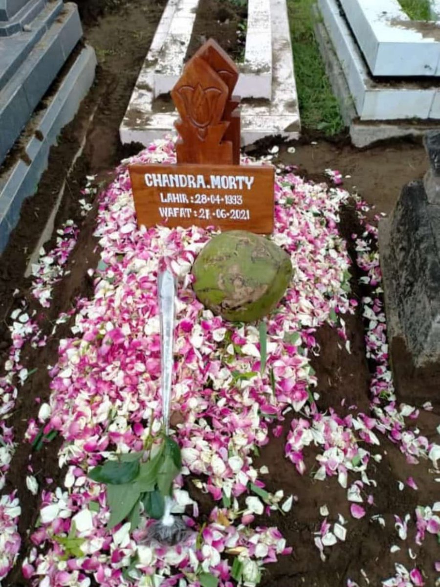 Big thanks to our homeboy <a href="/yelaworm/">gustavo morty</a> . 10 years is not enought for jejak kuntilanak. Too young to find your heaven stage. But we have to let you go, see you on final chapters. 

21june21 jejak kuntilanak