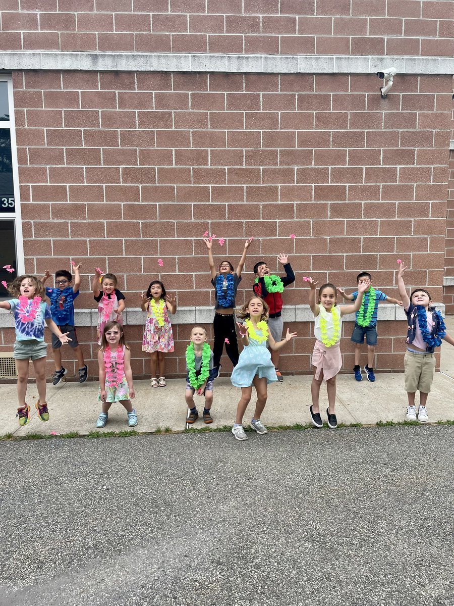 Miss Anton tweet media