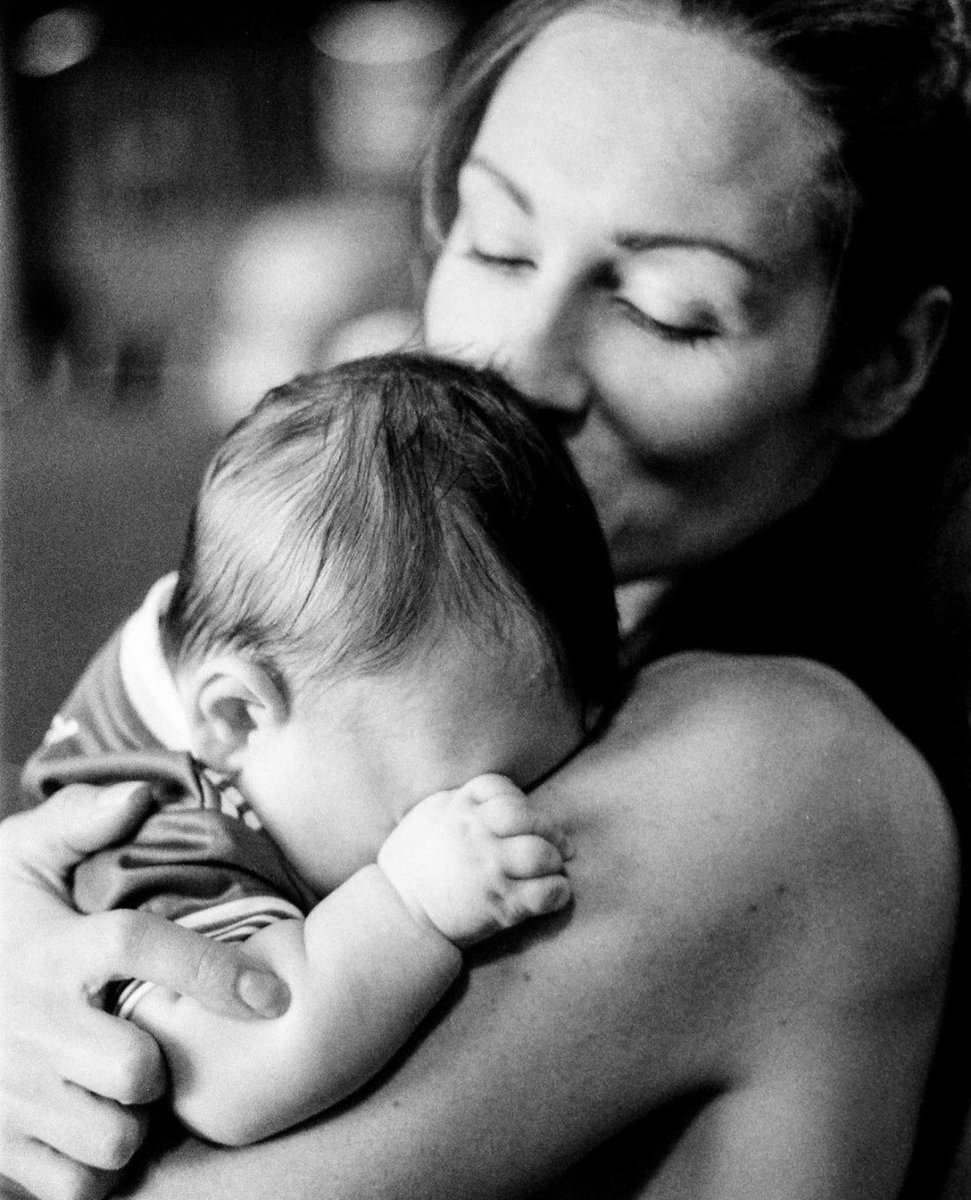 yummyKail's tweet photo. Hey @WWERollins and @BeckyLynchWWE ,, I wanna see you two with your little girl in a single frame 😢😢 https://t.co/H30L0je5fE