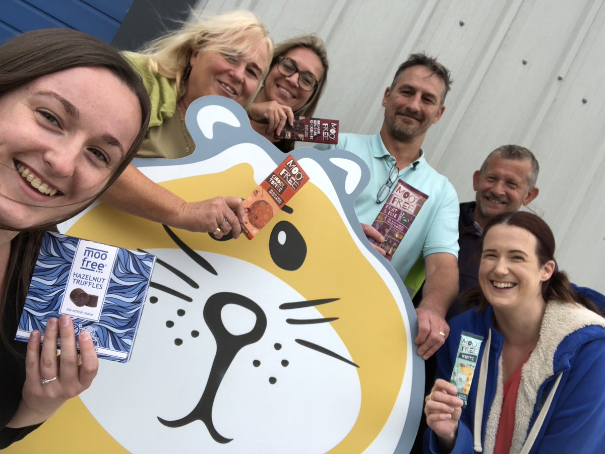 MooFreeChoccies's tweet photo. It’s National Selfie Day 📸

We want to see your selfie’s with your favourite Moo Free chocolate bar!

We’ll pick one photo and send you a bar of your favourite chocolate 🍫 

Don’t forget to tag us so we can see them and use #moofreeselfie #NationalSelfieDay #selfieday https://t.co/5yNgGHZ2z2