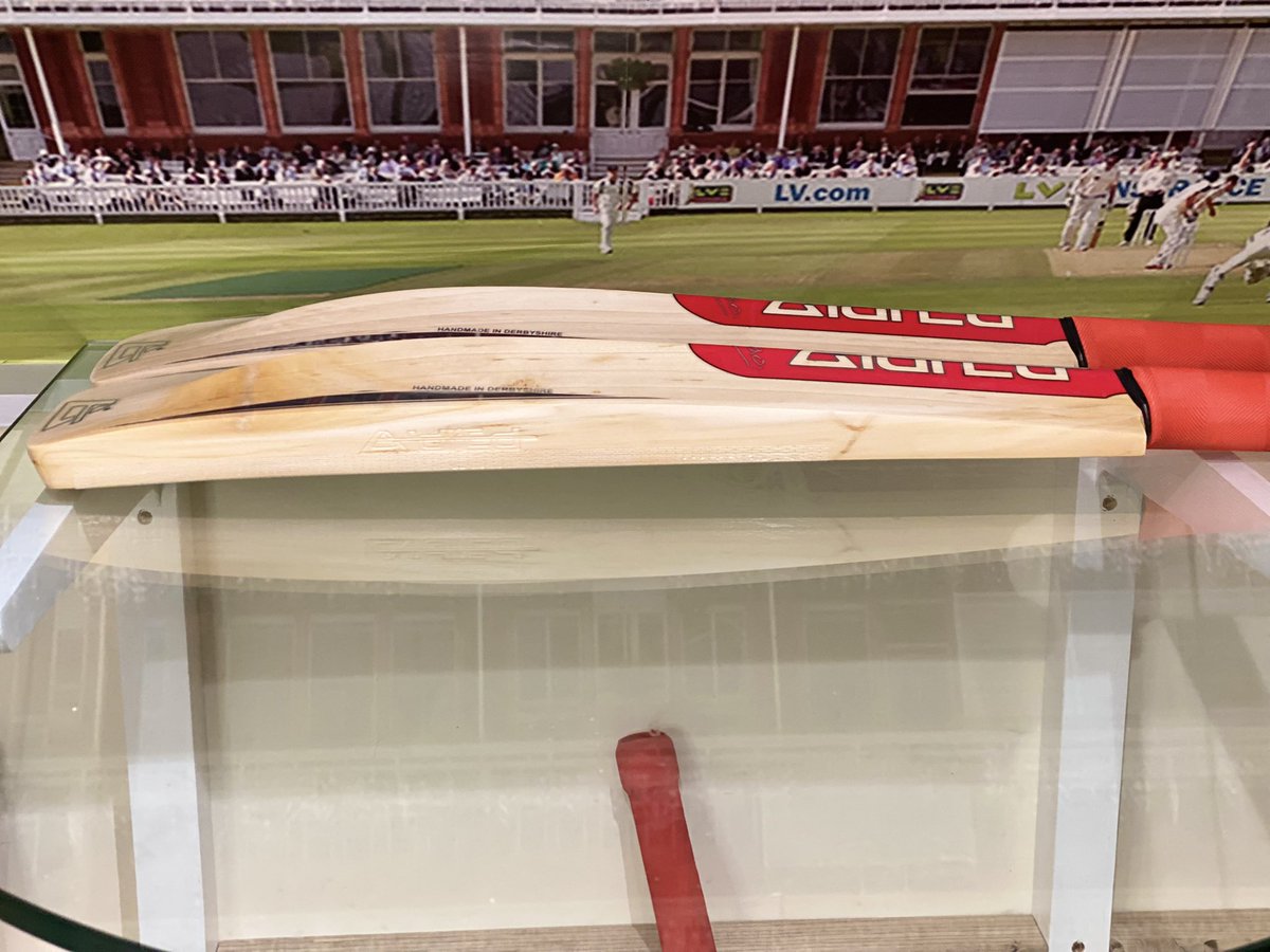 Two bats off to the London contingent of the Antiguan cricket exchange. Proud to support a great cause. <a href="/AntiguanCEP/">AntiguanCricketExchangeProgramme</a>