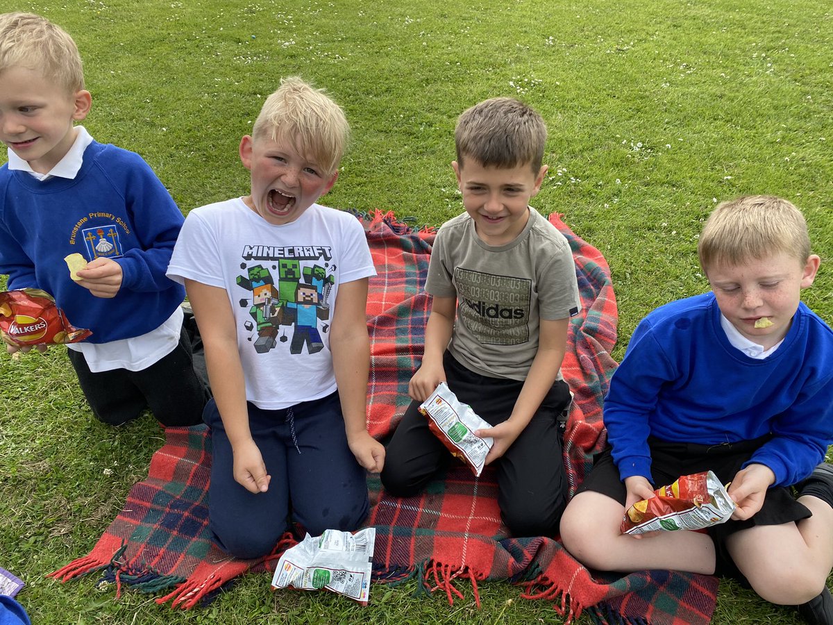MissRenwickBPS's tweet photo. We loved our P2 class picnic today! We had some yummy snacks, funky tunes and lots of fun times with our friends 🥳🍿☀️ https://t.co/VFmmavyAgm